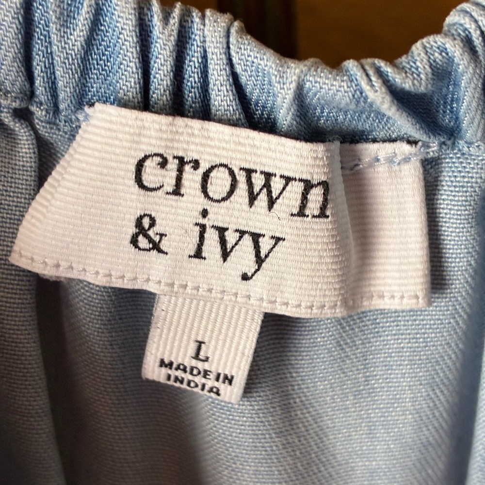 Crown & Ivy Peasant Blouse - Picture 4 of 6